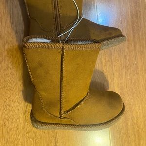 Brand new Harper canyon kids boots